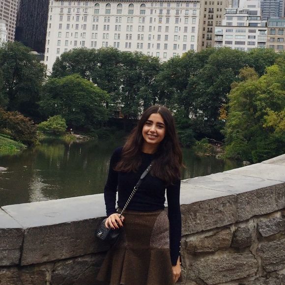 Meet your Posher, Selene - Picture 1 of 1